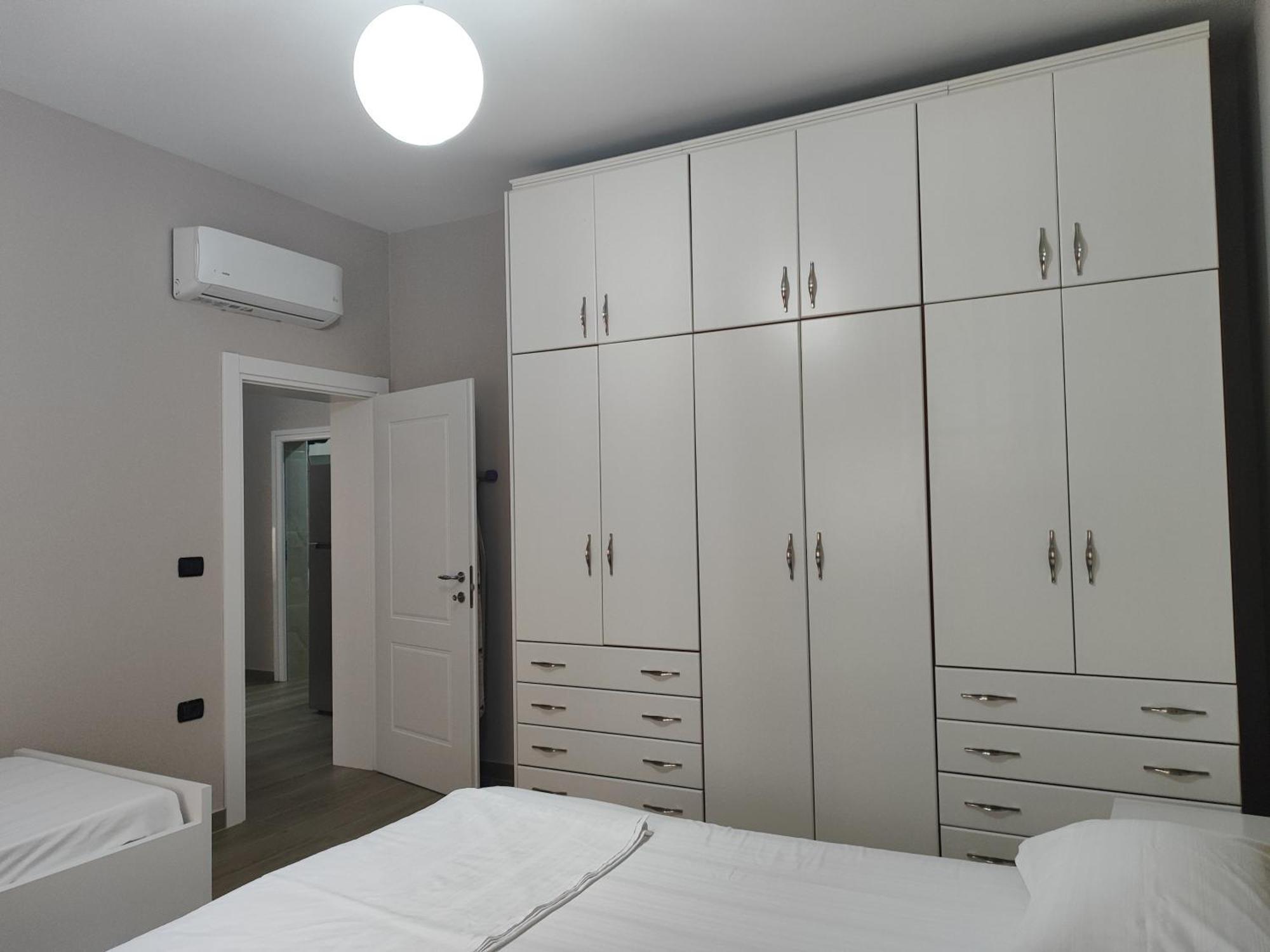 Large Apartament Wlora
