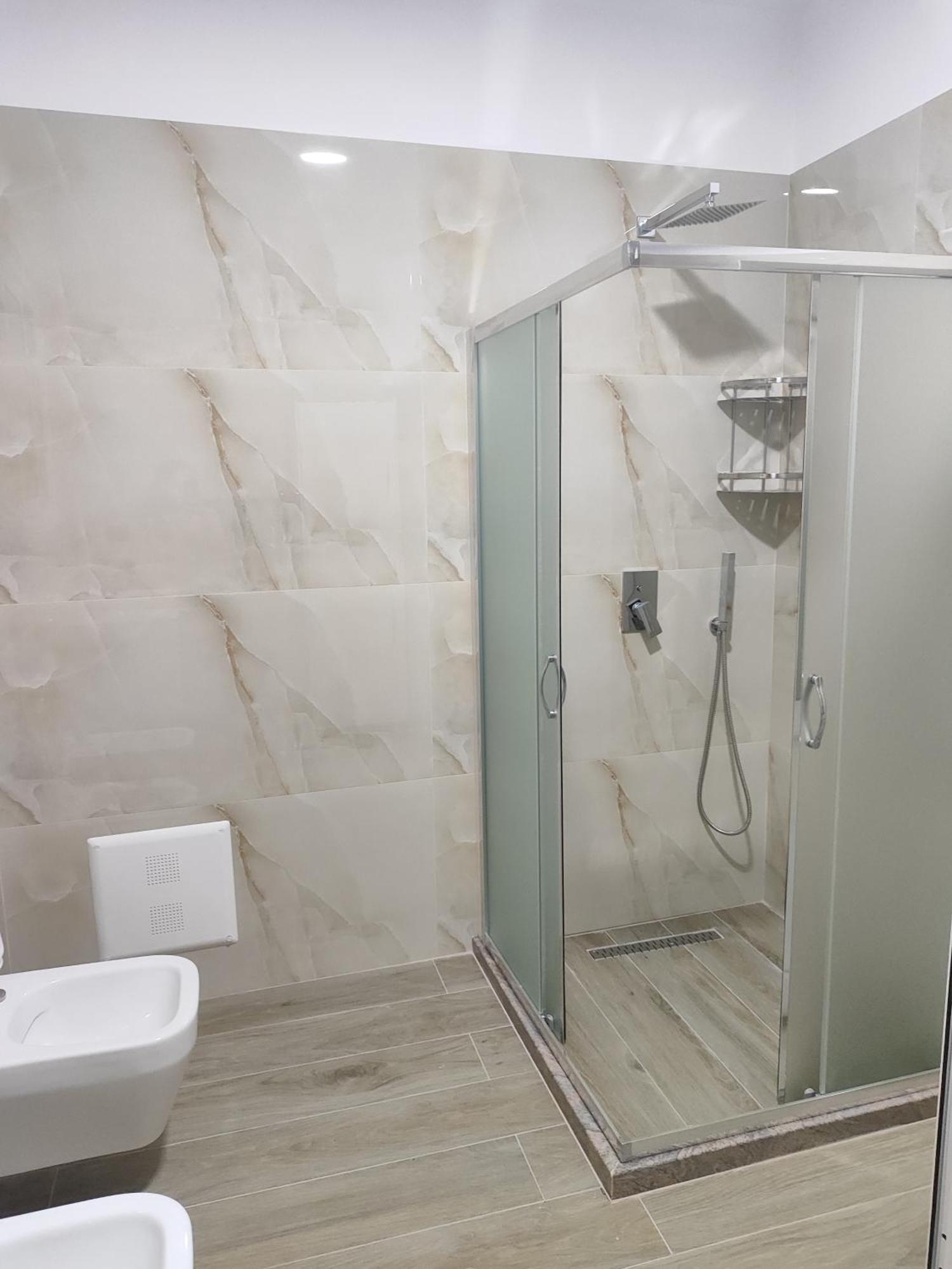 Large Apartament Wlora